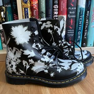 Never Worn Black and White Doc Martens Leather Boots: Size 7